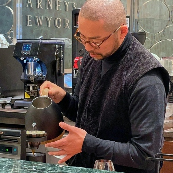 石井康雄さん焙煎の「Black Moon Geisha」を、自ら淹れた特別な一日。